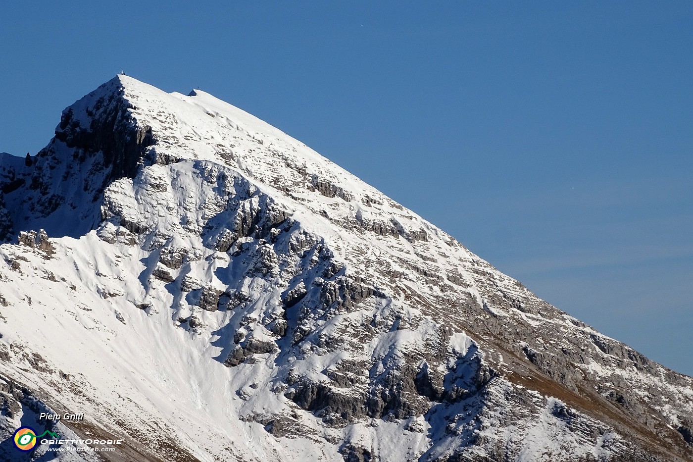 42 Il versante sud innevato del Pizzo Arera.JPG